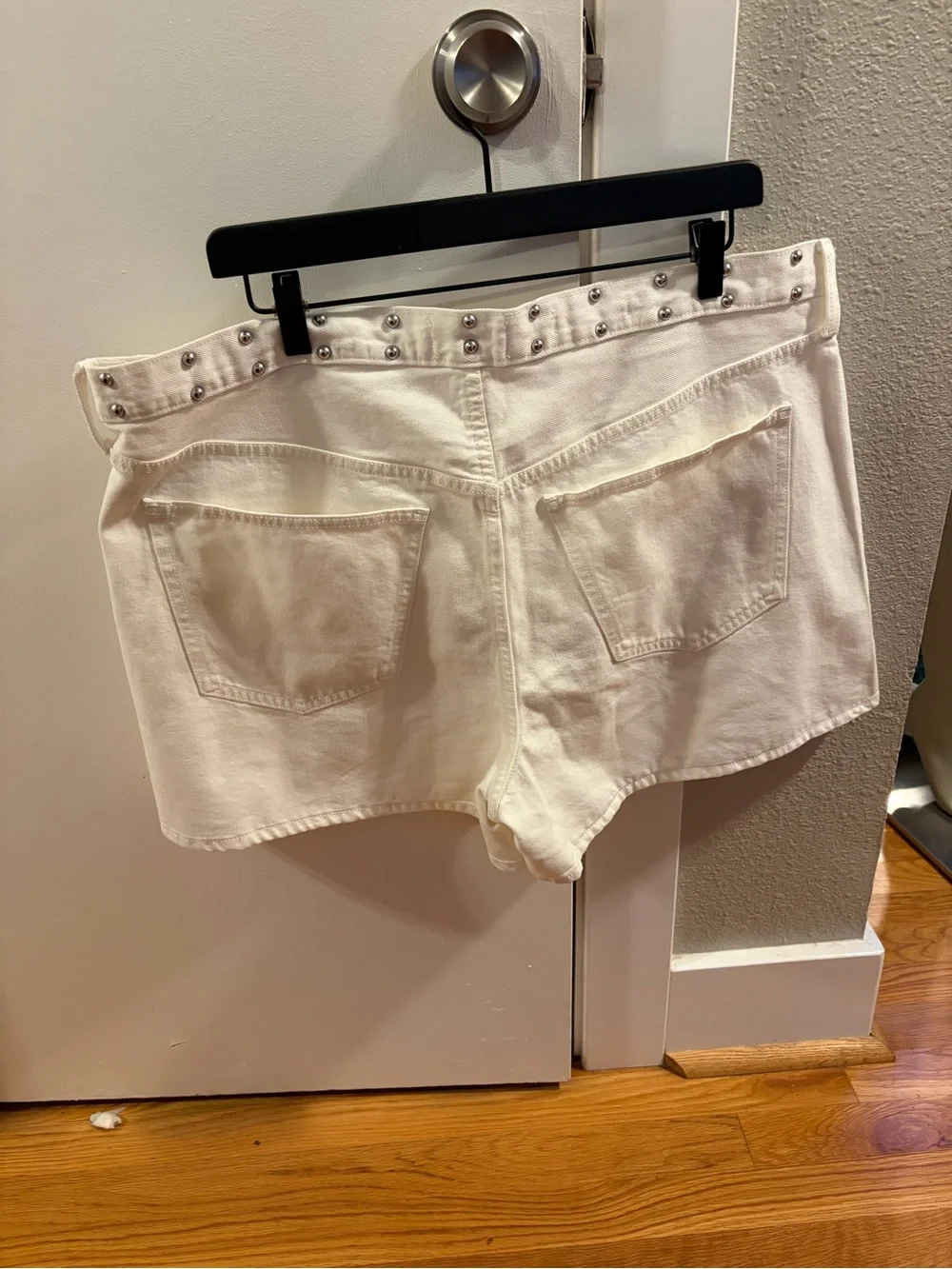 Universal thread 90’s baggy shorts